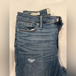 Universal thread high rise slim straight Jean